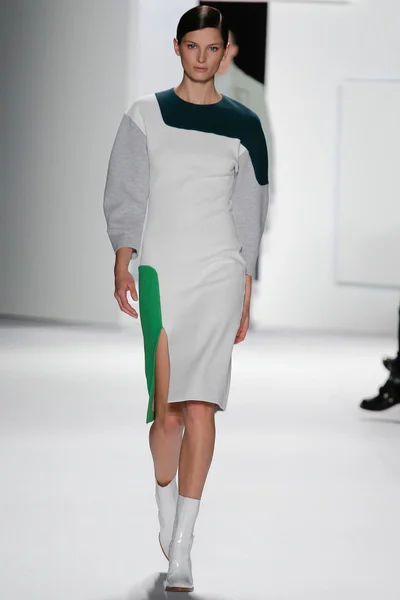 Look 17